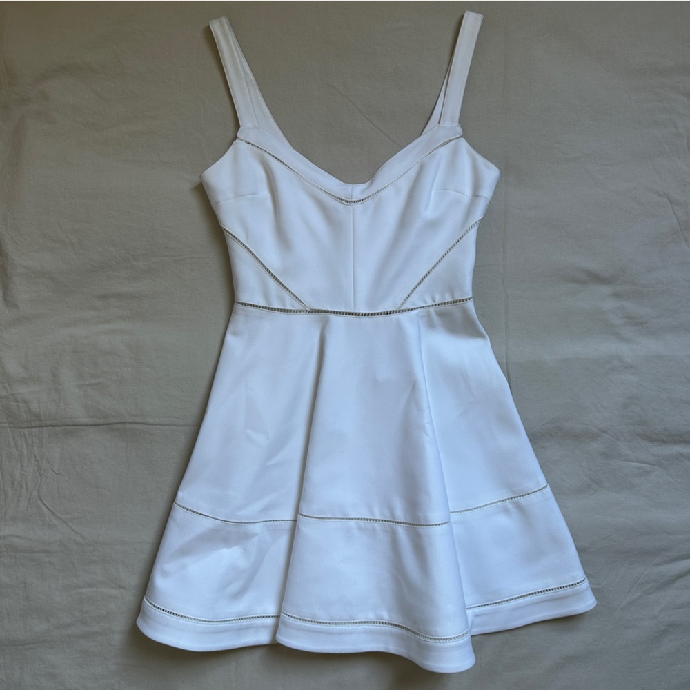 NEW WITH TAGS. Pecini Dress
Elizabeth and James
Size 4.